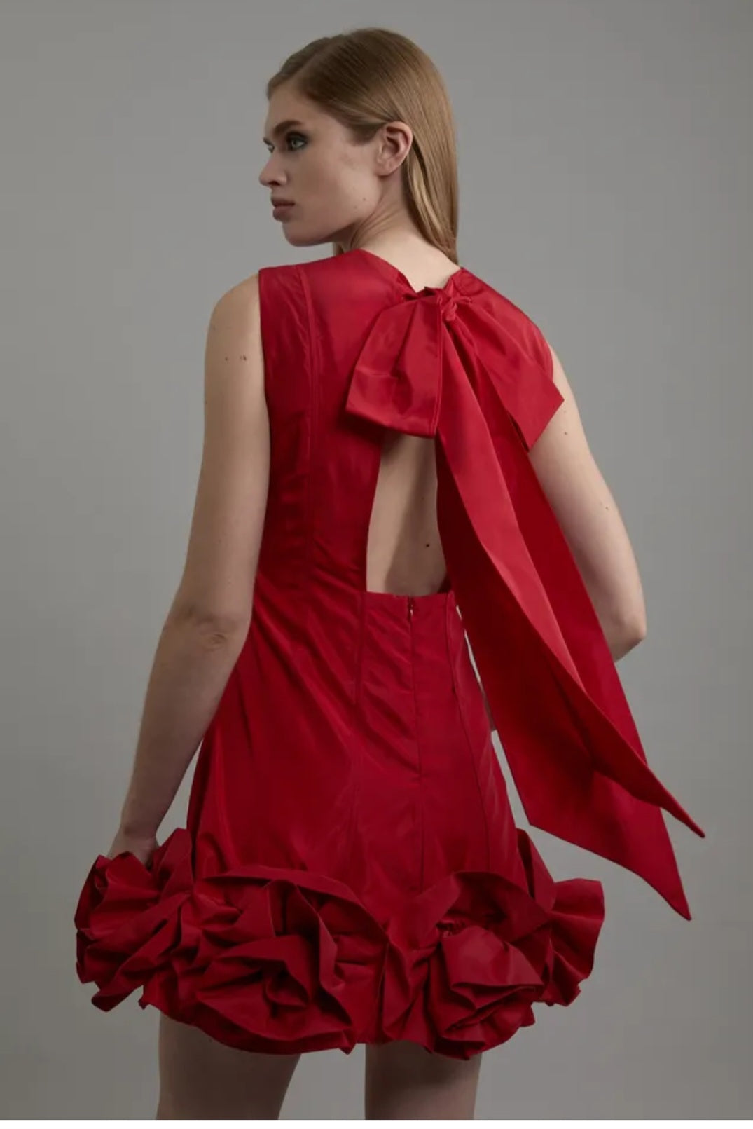 KarenMillen
Drama Taffeta Rosette
Woven Mini Dress With
Bow Detail | Size 8