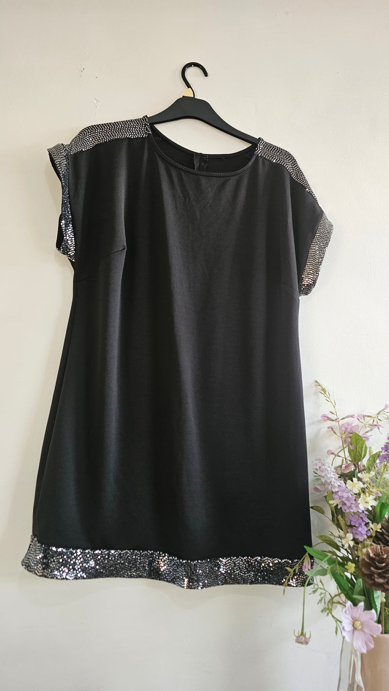 Elegant Plus Size Black Dress – UK 18 / EUR 46 | Yours Clothing