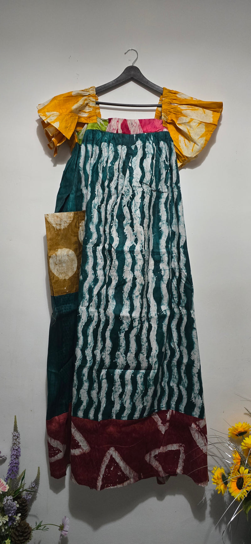 Forest Ruffle-Sleeve Batik Maxi – Pockets