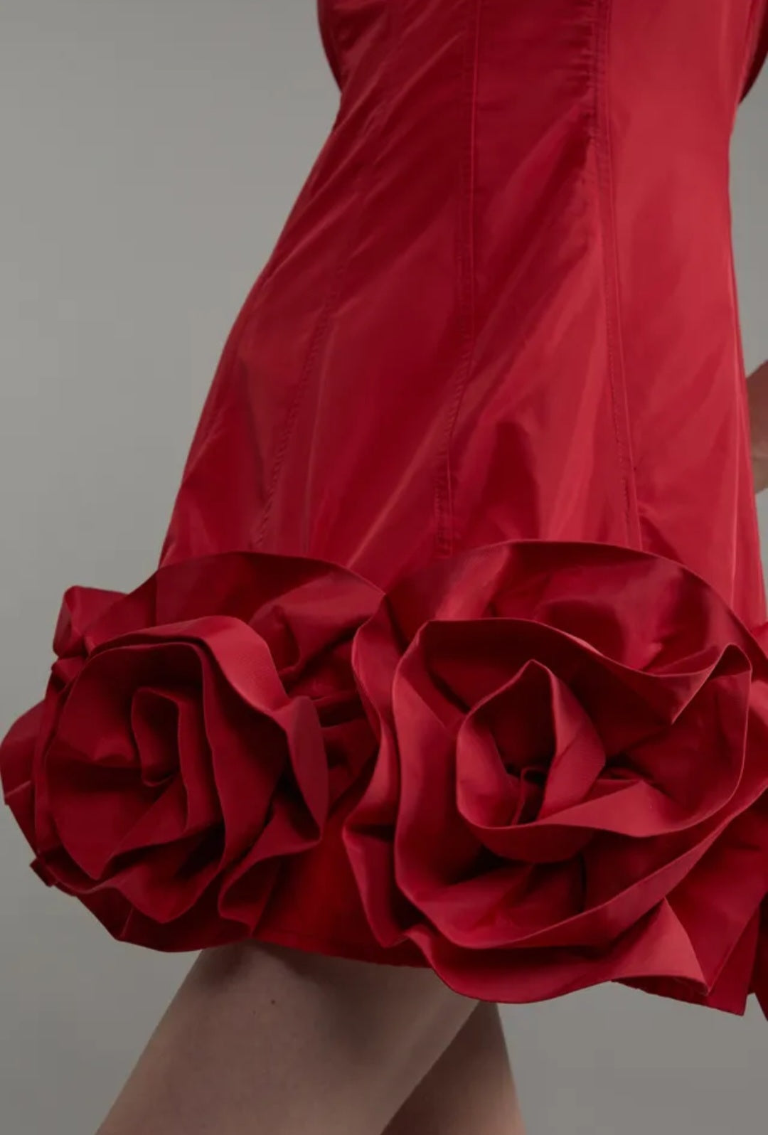 KarenMillen
Drama Taffeta Rosette
Woven Mini Dress With
Bow Detail | Size 8