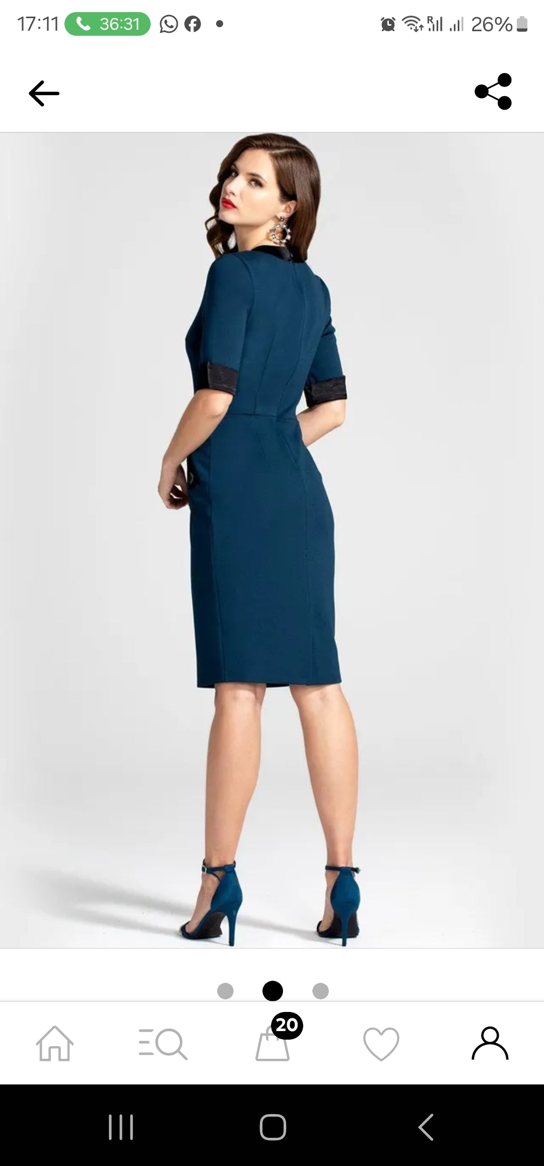 Hot Squash
Contrast Collar
Short-Sleeved Dress | Size 16