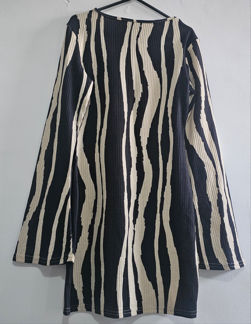 Boohoo Zebra Stripe Long Sleeve Knit Mini Dress – Monochrome A-Line/ Size UK 12