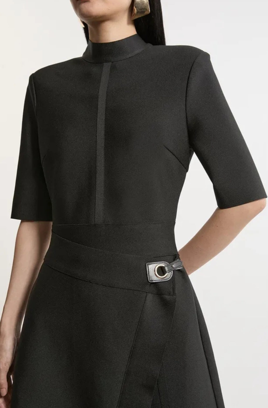 KarenMillen
Figure Form Bandage
Asymmetric Knit Midi
Dress | Size L