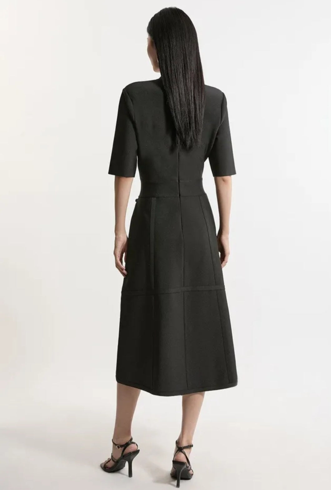 KarenMillen
Figure Form Bandage
Asymmetric Knit Midi
Dress | Size L