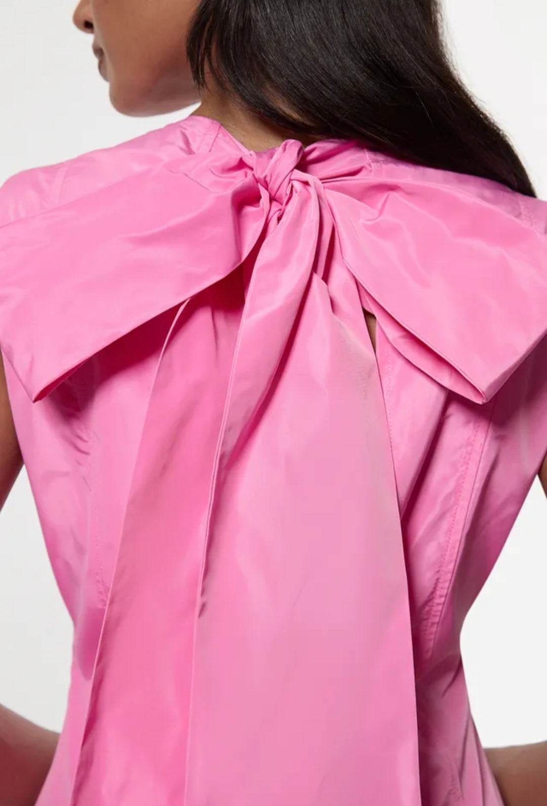 KarenMillen
Drama Taffeta Rosette
Woven Mini Dress With
Bow Detail | Size 12