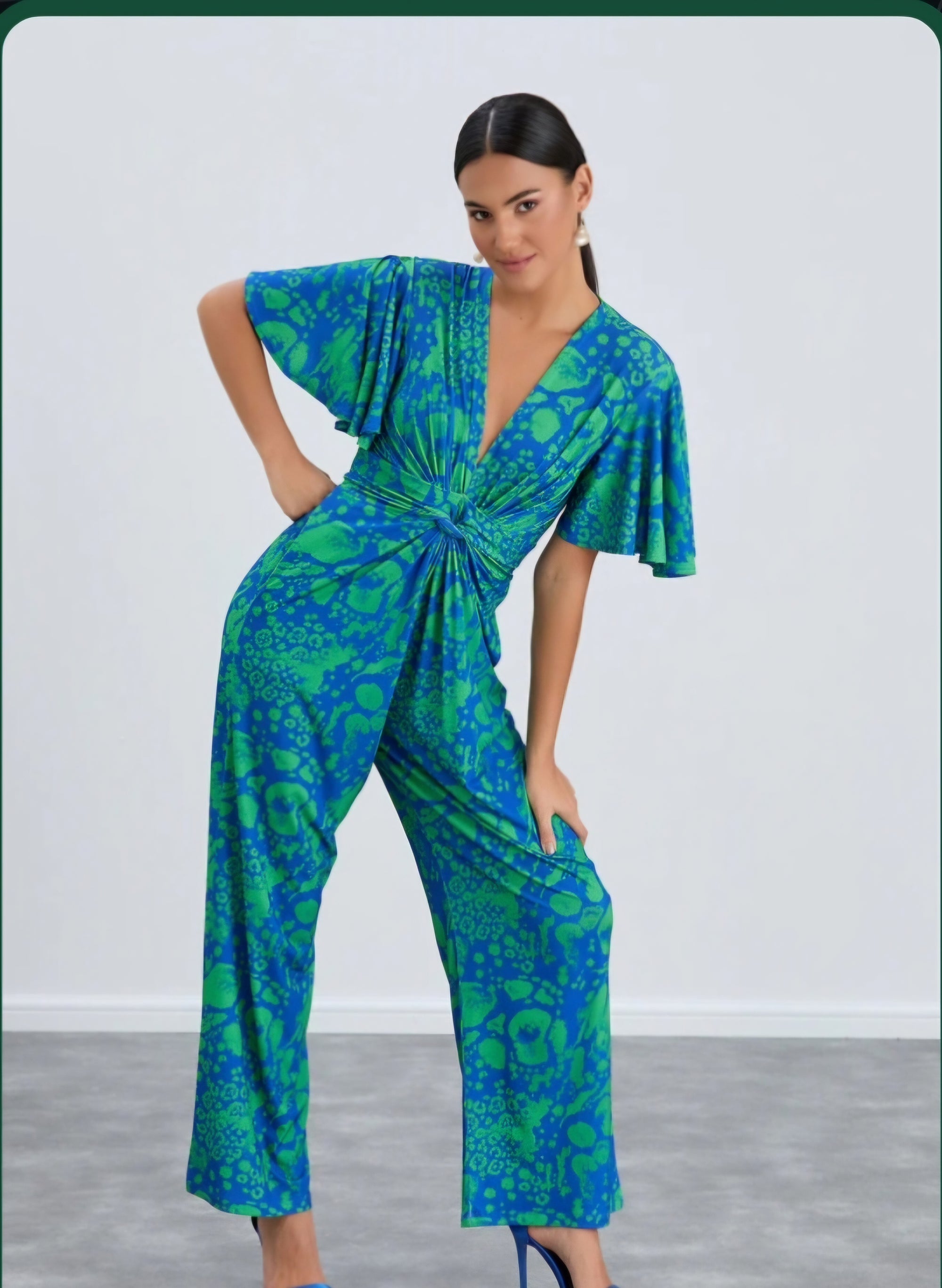 Angel Sleeve Twist Maxi
Jumpsuit in Tropical Green
print