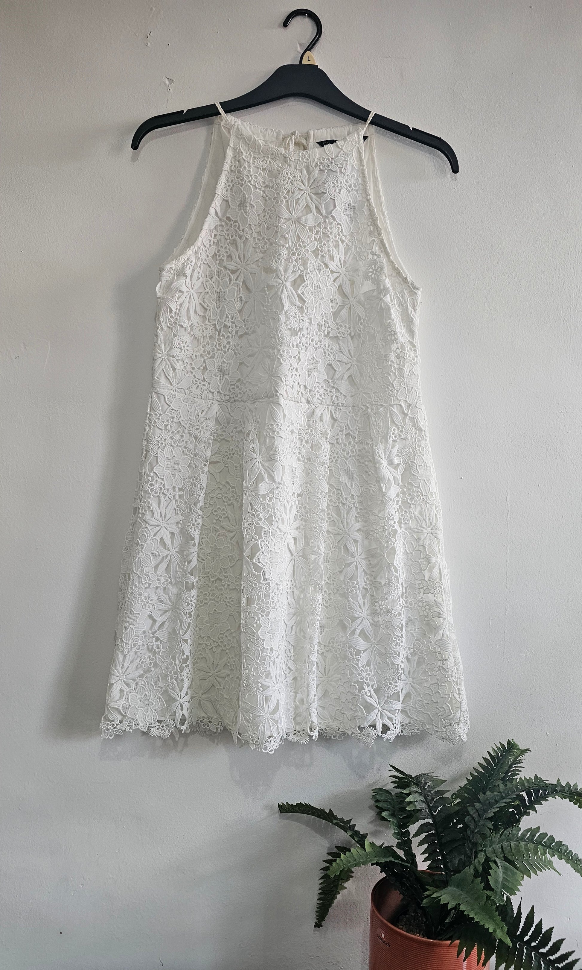Elegant White Lace Mini Dress – Zara Basic Collection (Size S | EUR S | USA S | MEX 26)