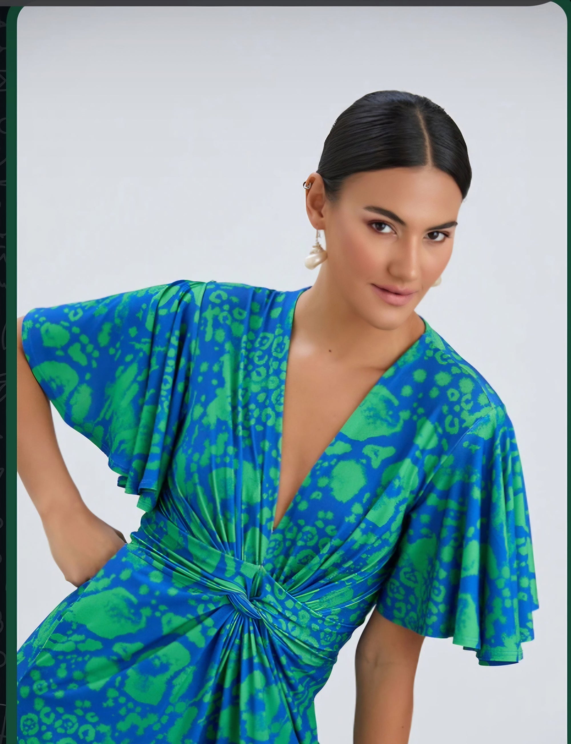 Angel Sleeve Twist Maxi
Jumpsuit in Tropical Green
print