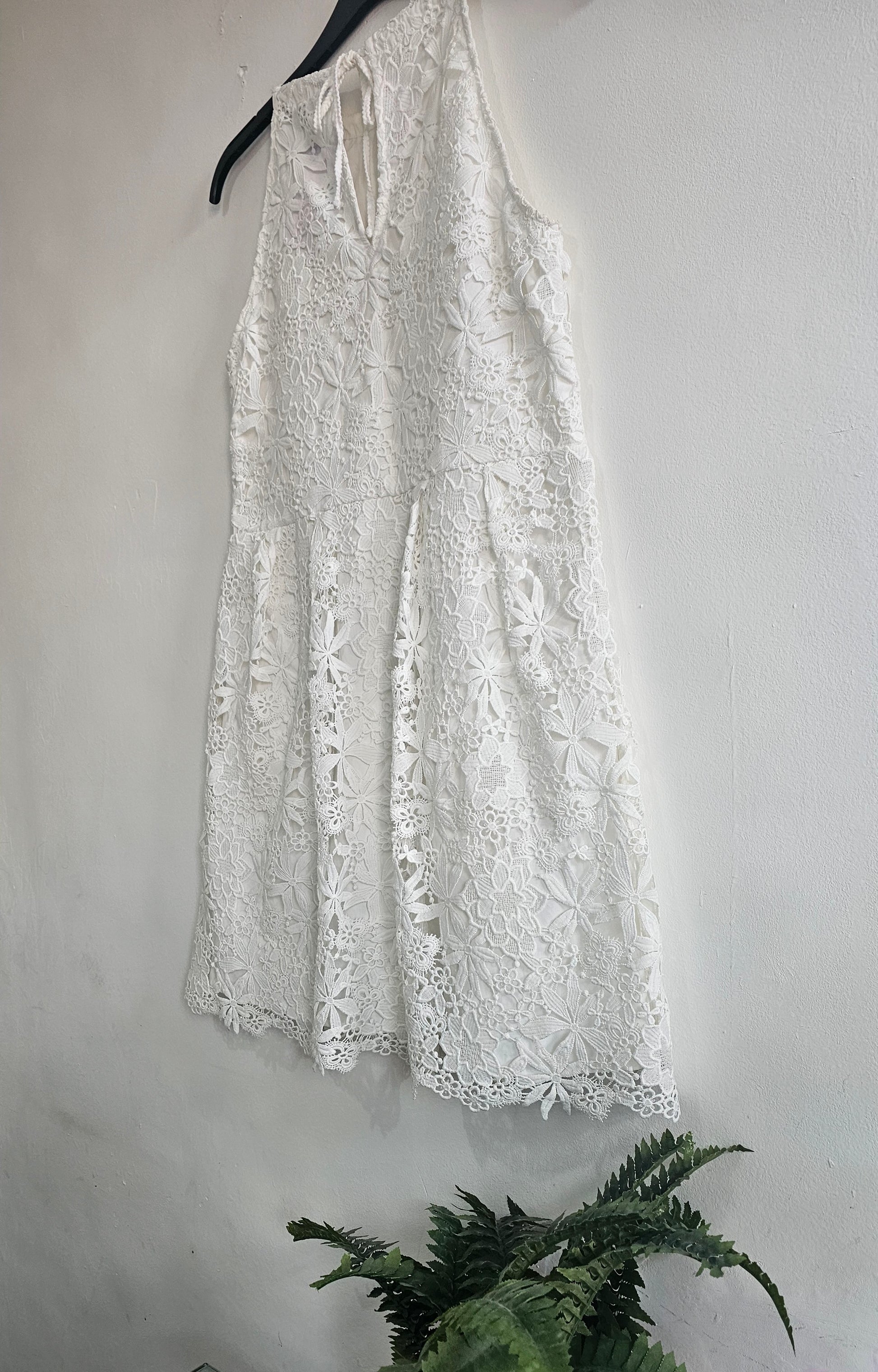 Elegant White Lace Mini Dress – Zara Basic Collection (Size S | EUR S | USA S | MEX 26)