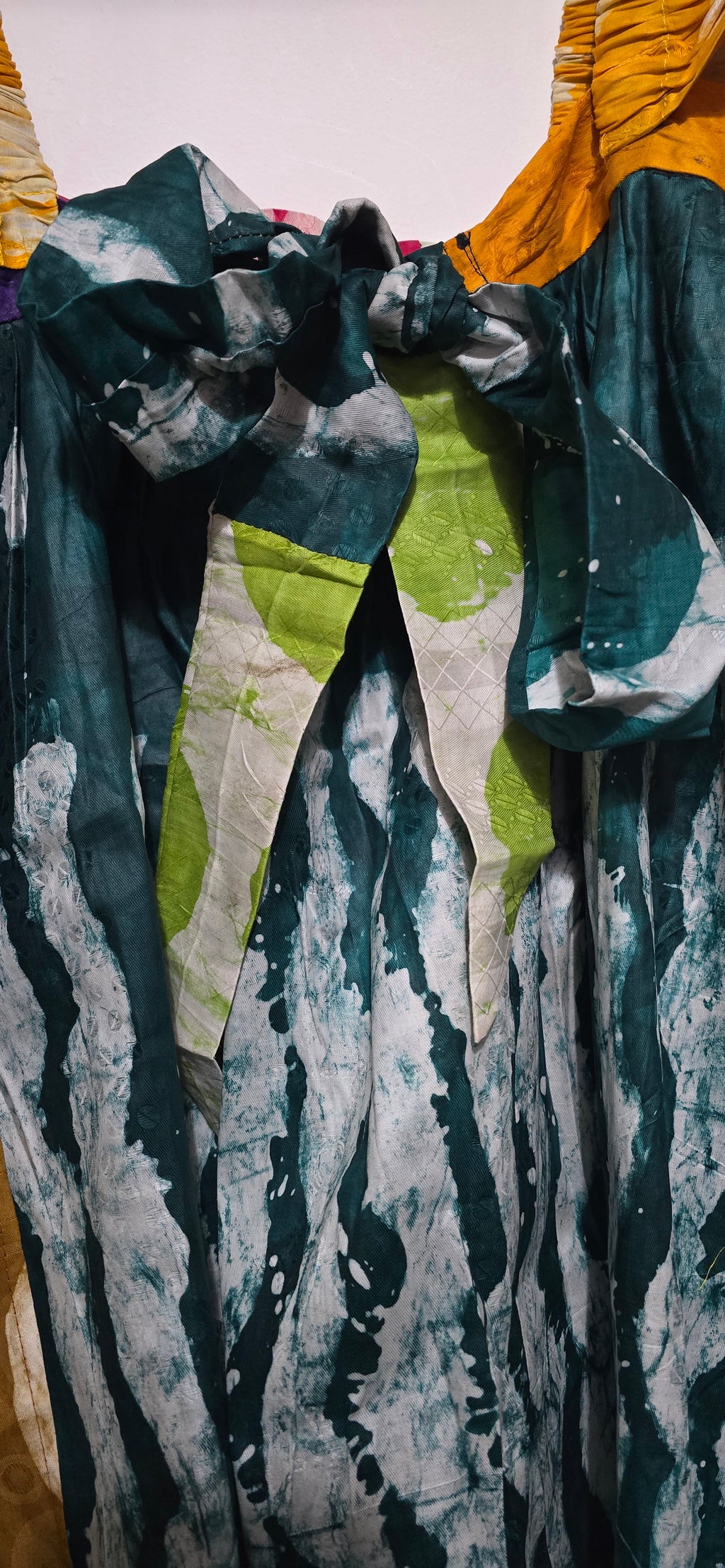 Forest Ruffle-Sleeve Batik Maxi – Pockets