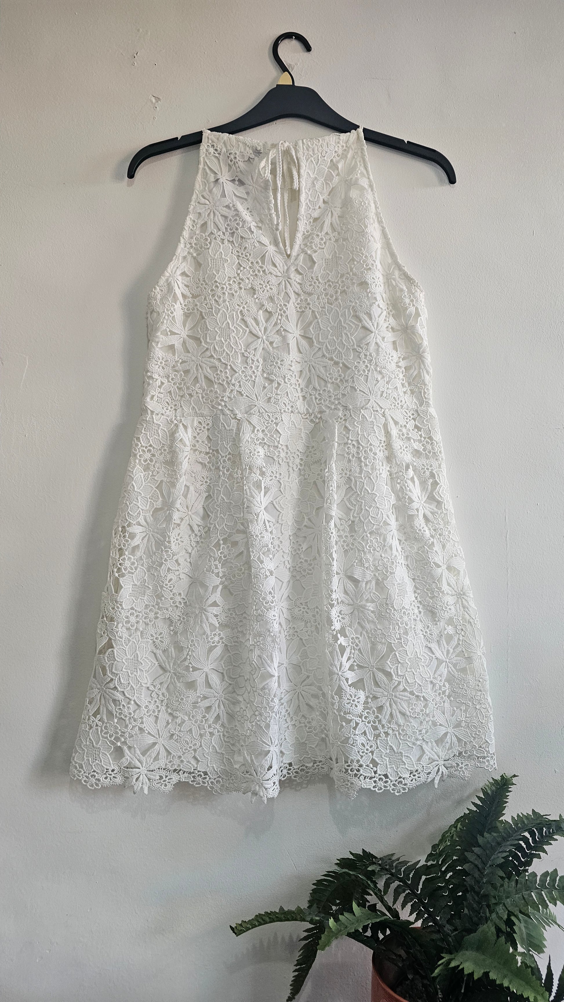Elegant White Lace Mini Dress – Zara Basic Collection (Size S | EUR S | USA S | MEX 26)