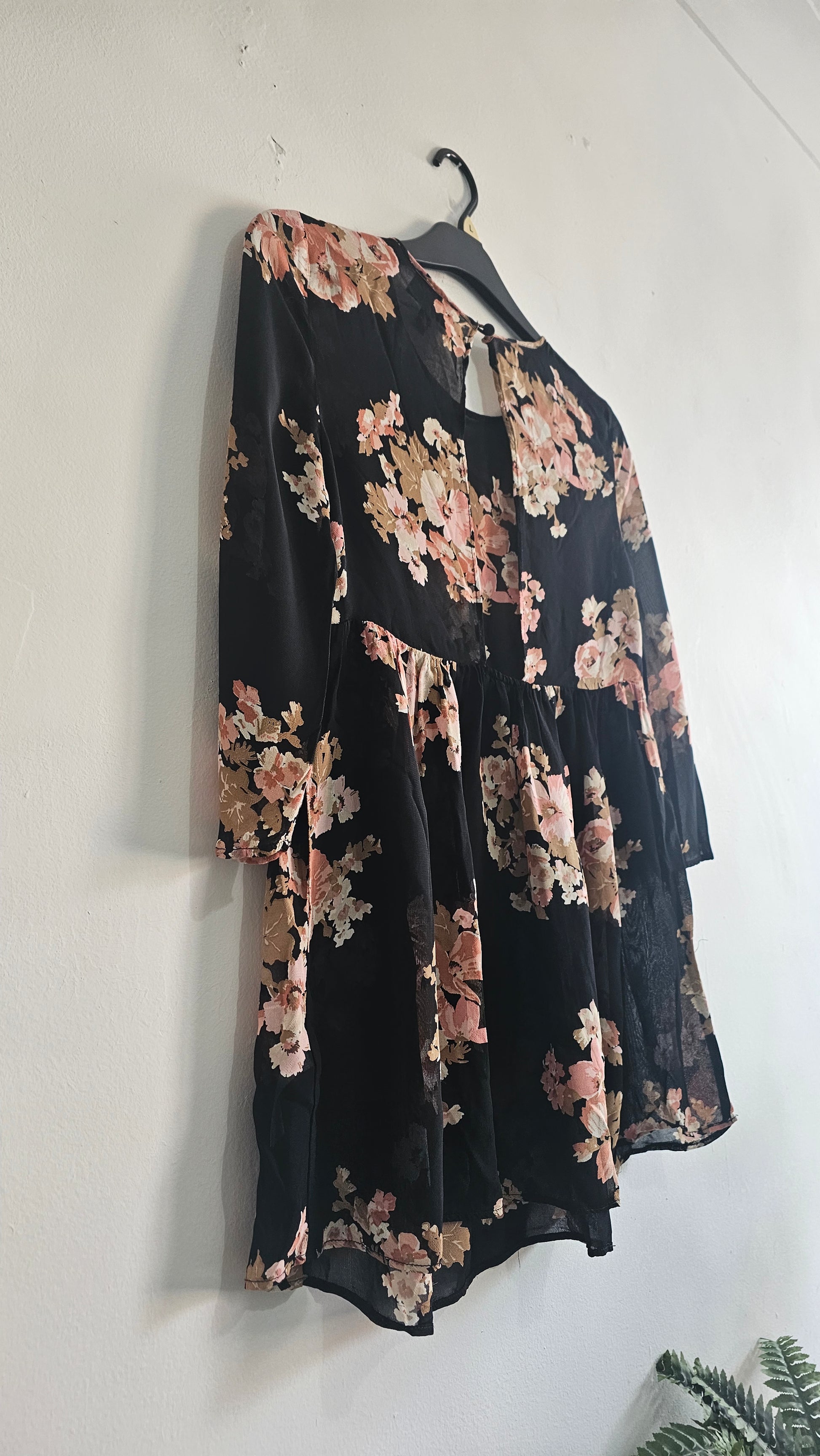 TOPSHOP Black Floral Long Sleeve Chiffon Blouse – Size US 6 / UK 10 | Lightweight, Elegant, Feminine