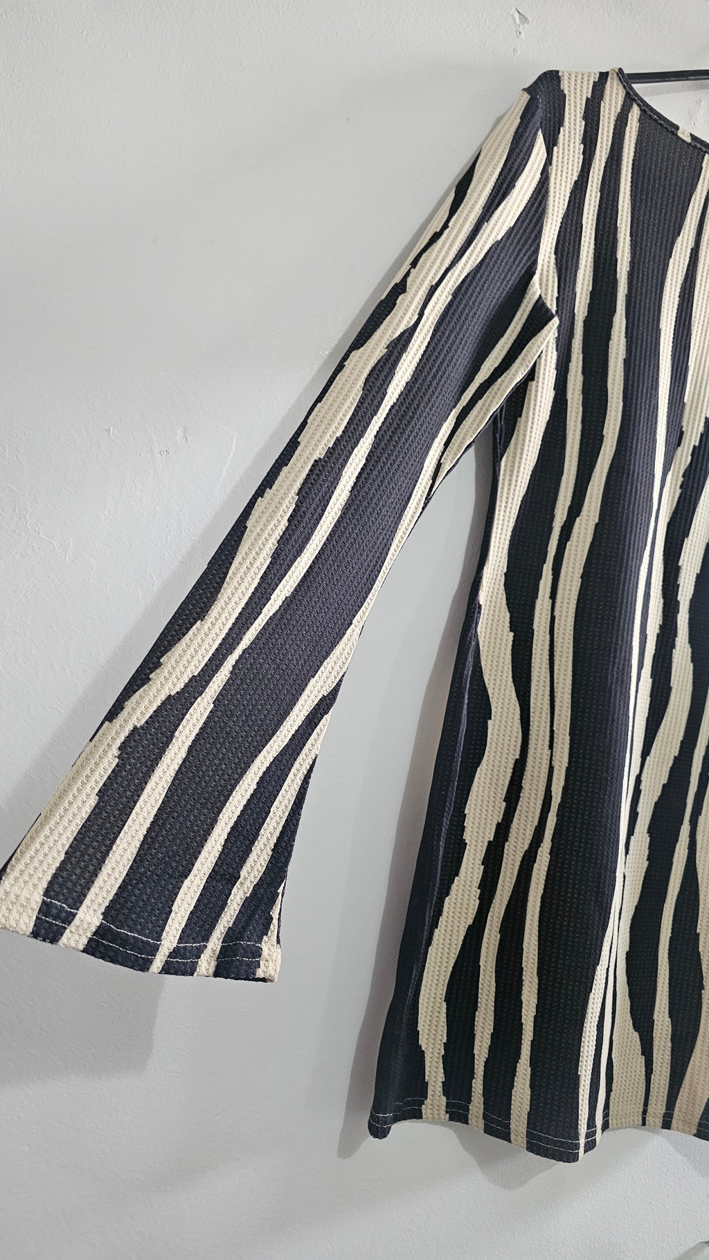 Boohoo Zebra Stripe Long Sleeve Knit Mini Dress – Monochrome A-Line/ Size UK 12