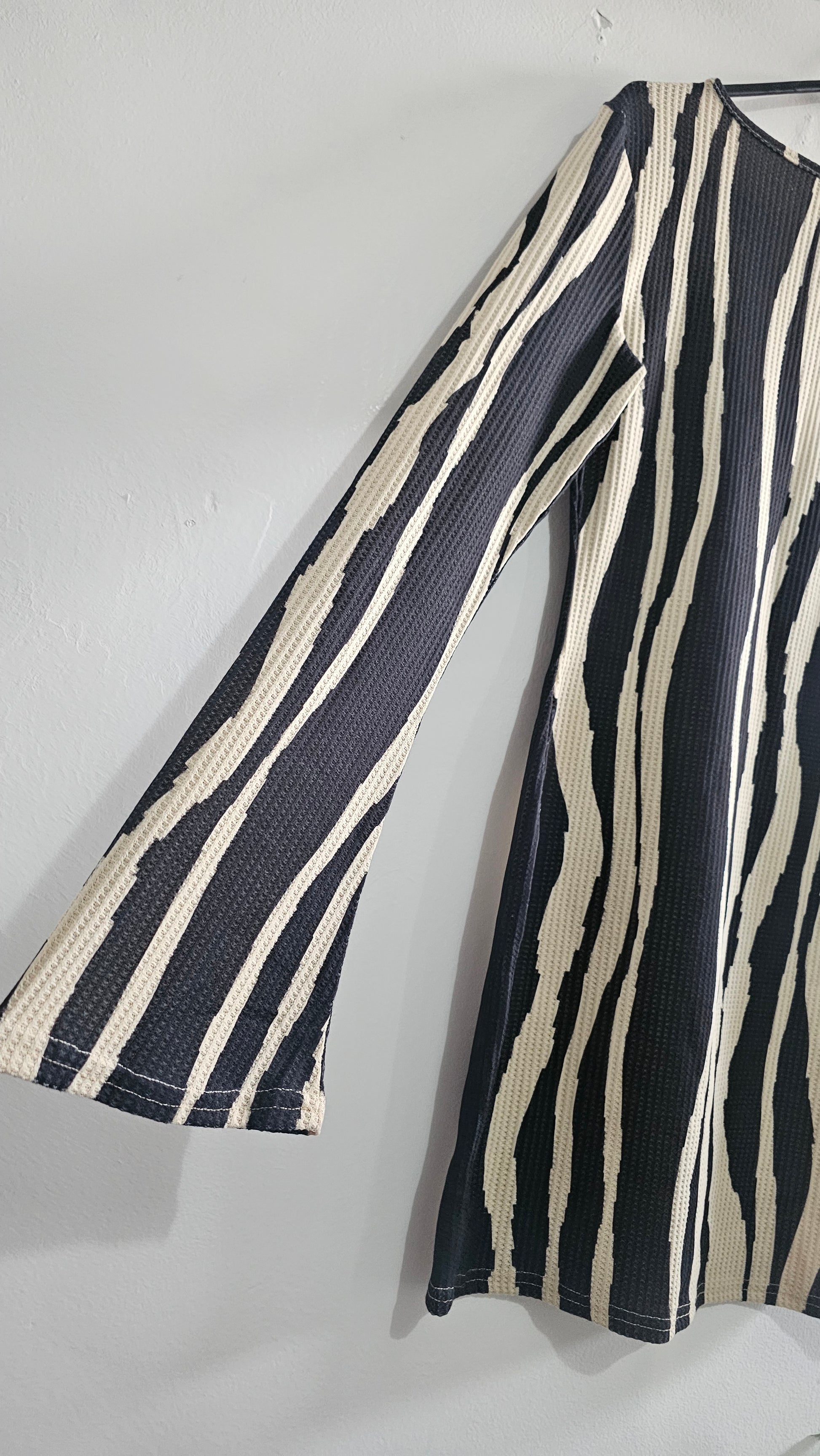 Boohoo Zebra Stripe Long Sleeve Knit Mini Dress – Monochrome A-Line/ Size UK 12