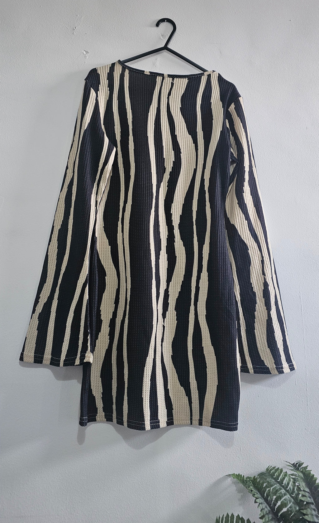 Boohoo Zebra Stripe Long Sleeve Knit Mini Dress – Monochrome A-Line/ Size UK 12